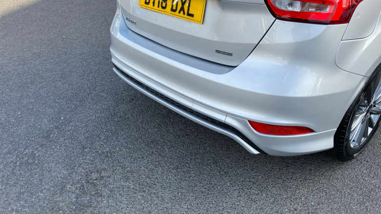 Ford Focus 1.0 EcoBoost 140 ST-Line Navigation 5dr Petrol Hatchback